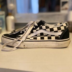 Vans|Checkered Old Skool black and white shoes |women size 7.5